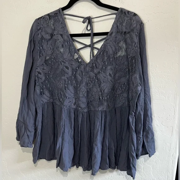 American Eagle Outfitters Lace Detail Top Size XL - Picture 3 of 5